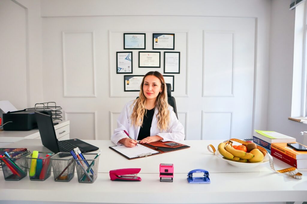 Tips Procedure Liver medical illustration showing how a shunt is created inside the liver to regulate blood flow and relieve portal vein pressure.